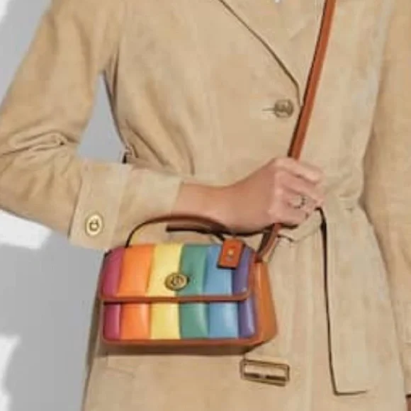 Coach Turnlock Clutch 20 with Rainbow Quilting - Picture 5 of 9